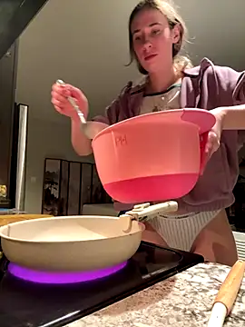 Snapshot of M1ssyk1ssy chatting on January 6, 5:22 am M1ssyk1ssy online show from January 6, 5:22 am