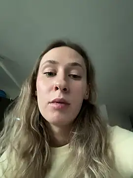 Snapshot of M1ssyk1ssy chatting on February 21, 7:04 pm M1ssyk1ssy online show from February 21, 7:04 pm