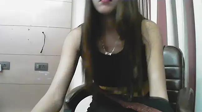 Snapshot of collage_hoty chatting on March 13, 4:45 pm collage hoty online show from March 13, 4:45 pm