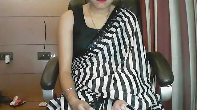 collage hoty online show from November 27, 4:42 pm