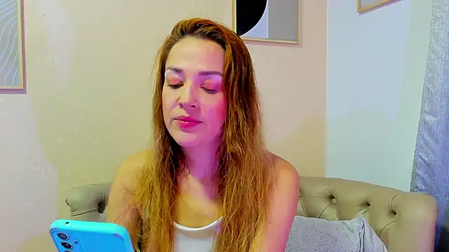 camilawm19 online show from March 18, 2:15 am