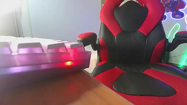 Snapshot of sweetie_tsgirl_ chatting on January 9, 7:31 am sweetie tsgirl online show from January 9, 7:31 am