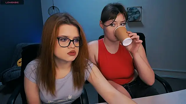 nikole kitt online show from February 26, 8:00 pm