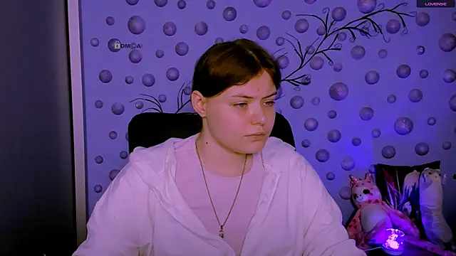 nikole kitt online show from February 22, 8:18 pm