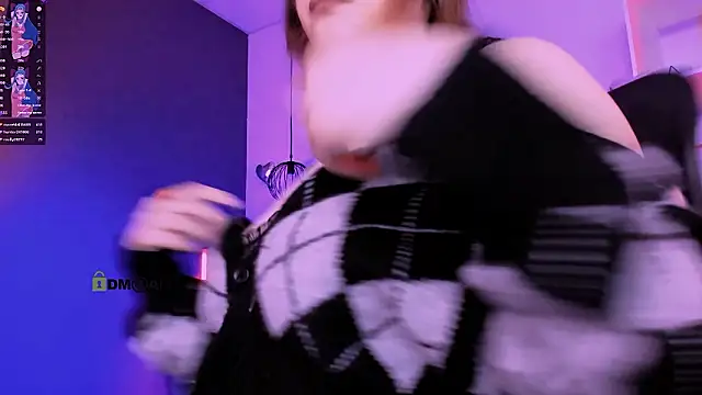 nikole kitt online show from March 8, 2:04 am