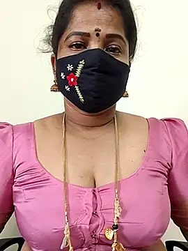 Snapshot of gaurika18 chatting on May 9, 10:09 am gaurika18 online show from May 9, 10:09 am