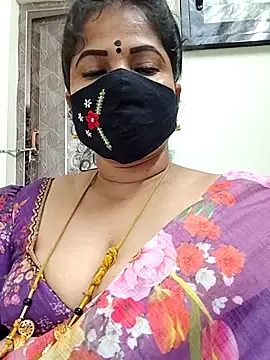 Snapshot of gaurika18 chatting on June 17, 1:30 am gaurika18 online show from June 17, 1:30 am