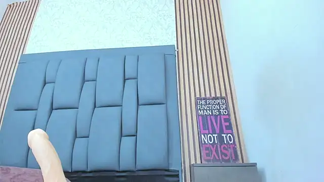 Snapshot of candela_collinss chatting on March 17, 6:11 pm candela collinss online show from March 17, 6:11 pm