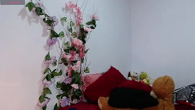 kymmgolden online show from September 16, 11:55 am