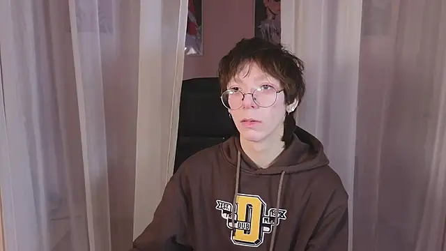 Snapshot of TommieH chatting on January 21, 5:49 am TommieH online show from January 21, 5:49 am