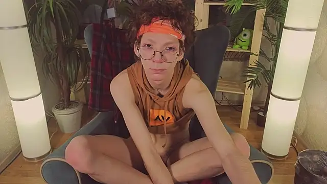 Snapshot of TommieH chatting on March 5, 8:54 am TommieH online show from March 5, 8:54 am