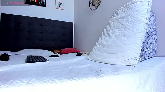 Snapshot of atenea_21_ chatting on July 28, 12:40 am atenea 21 online show from July 28, 12:40 am