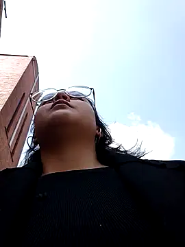 lara moon25 online show from December 5, 5:28 pm