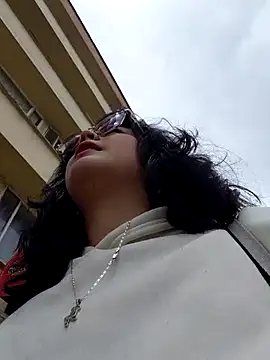 lara moon25 online show from November 23, 6:30 pm