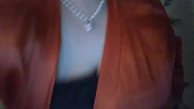 Snapshot of PrincesssXxena chatting on December 16, 7:48 am PrincesssXxena online show from December 16, 7:48 am