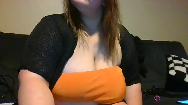 Snapshot of PrincesssXxena chatting on December 21, 8:28 am PrincesssXxena online show from December 21, 8:28 am