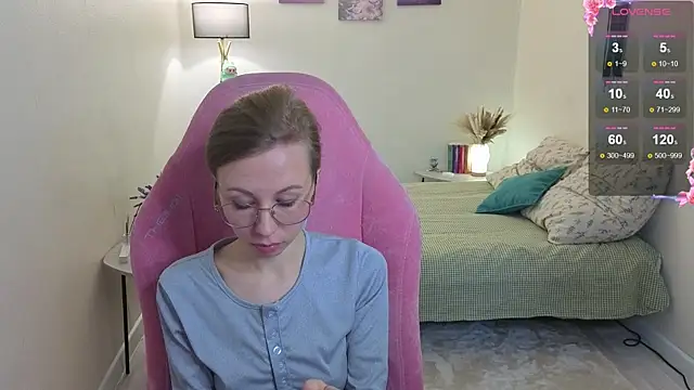 Lill Mary online show from October 20, 2:23 am