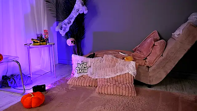 Snapshot of BetsyGonzale chatting on October 29, 4:59 am BetsyGonzale online show from October 29, 4:59 am