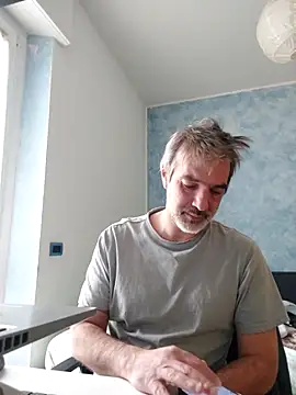 Snapshot of Marcolino183 chatting on May 18, 7:36 am Marcolino183 online show from May 18, 7:36 am