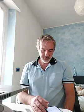Snapshot of Marcolino183 chatting on May 19, 7:26 am Marcolino183 online show from May 19, 7:26 am