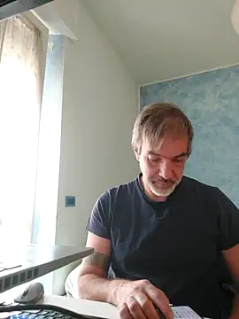 Snapshot of Marcolino183 chatting on May 29, 7:28 am Marcolino183 online show from May 29, 7:28 am