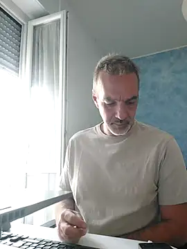 Snapshot of Marcolino183 chatting on August 7, 7:21 am Marcolino183 online show from August 7, 7:21 am