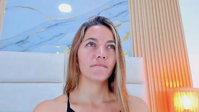 Snapshot of Mia_Malkovaa_ chatting on June 4, 1:06 pm Mia Malkovaa online show from June 4, 1:06 pm