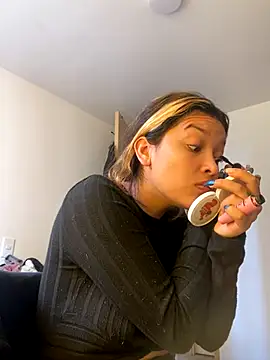 baby lizy online show from October 26, 6:14 pm