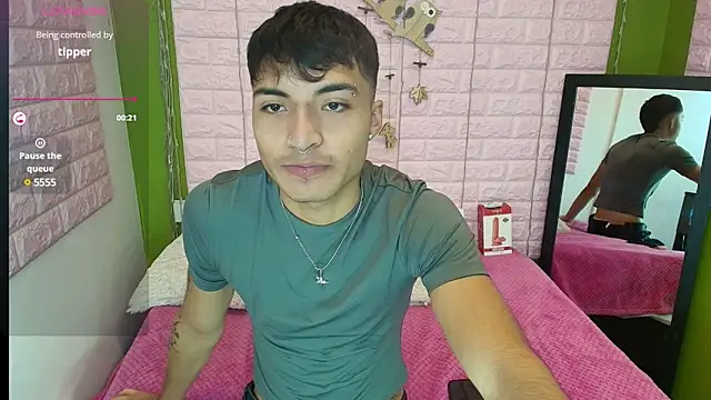 dylan fun18 online show from December 3, 3:11 pm