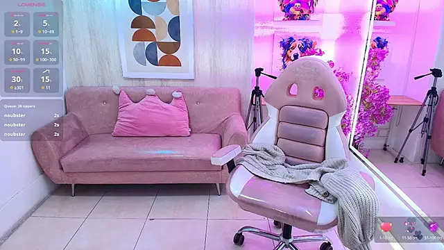 Snapshot of Gabby_evanns chatting on June 3, 2:33 pm Gabby evanns online show from June 3, 2:33 pm