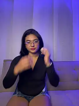 Snapshot of camianddanna chatting on January 18, 12:58 am camianddanna online show from January 18, 12:58 am