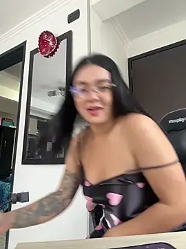 Snapshot of camianddanna chatting on February 5, 3:38 pm camianddanna online show from February 5, 3:38 pm