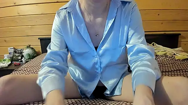 Snapshot of Cookiecutey chatting on May 19, 7:15 am Cookiecutey online show from May 19, 7:15 am
