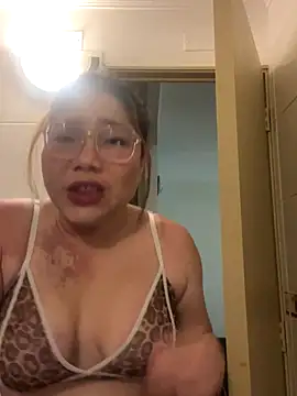 WhiteWomen online show from November 16, 11:21 pm