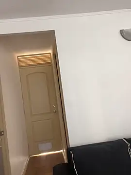 WhiteWomen online show from November 24, 7:46 pm