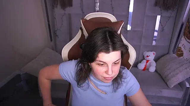 MirandaWong online show from February 6, 6:40 am