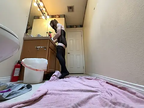 Snapshot of Johndoe2292 chatting on February 28, 8:32 pm Johndoe2292 online show from February 28, 8:32 pm