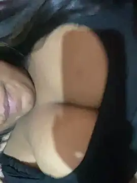 Snapshot of vic_pretynhaa chatting on December 27, 5:37 pm vic pretynhaa online show from December 27, 5:37 pm