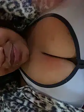 Snapshot of vic_pretynhaa chatting on February 14, 1:18 pm vic pretynhaa online show from February 14, 1:18 pm