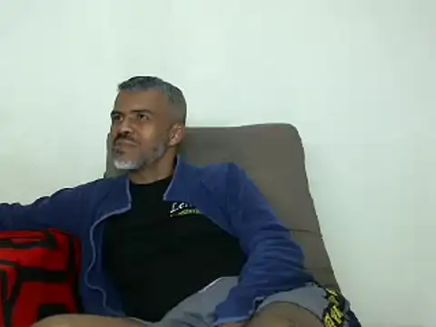 Snapshot of yourprivateproperty chatting on March 20, 7:46 pm yourprivateproperty online show from March 20, 7:46 pm