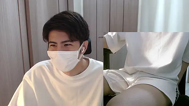 Snapshot of ryota_kkk chatting on April 3, 12:14 pm ryota kkk online show from April 3, 12:14 pm