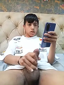Snapshot of danuel23 chatting on May 28, 3:20 pm danuel23 online show from May 28, 3:20 pm