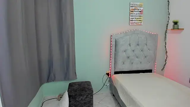 Snapshot of MAGNOLEROY chatting on May 25, 2:34 pm MAGNOLEROY online show from May 25, 2:34 pm