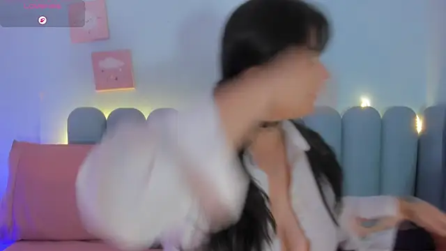 curvy rousi online show from March 12, 12:00 pm