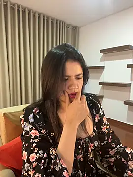 Snapshot of Alice_Biel chatting on January 4, 12:05 am Alice Biel online show from January 4, 12:05 am