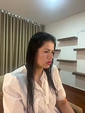 Snapshot of Alice_Biel chatting on January 11, 1:53 pm Alice Biel online show from January 11, 1:53 pm