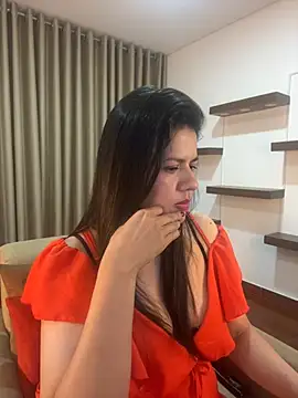 Snapshot of Alice_Biel chatting on January 18, 1:08 am Alice Biel online show from January 18, 1:08 am