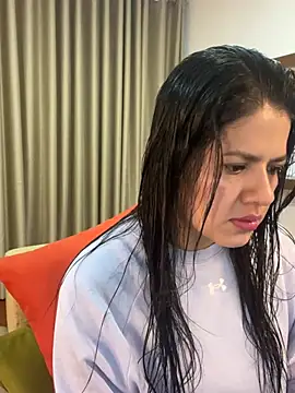 Snapshot of Alice_Biel chatting on February 28, 11:58 am Alice Biel online show from February 28, 11:58 am