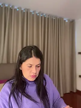 Alice Biel online show from May 30, 1:41 pm