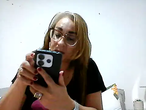 karlabarrera online show from September 15, 9:59 pm